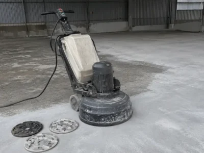 Giá cho thuê máy mài sàn tại Huế phụ thuộc vào những yếu tố nào?