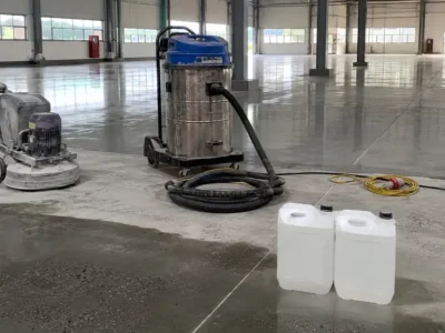 Hóa chất tăng cứng sàn bê tông trong đánh bóng có tác dụng gì?