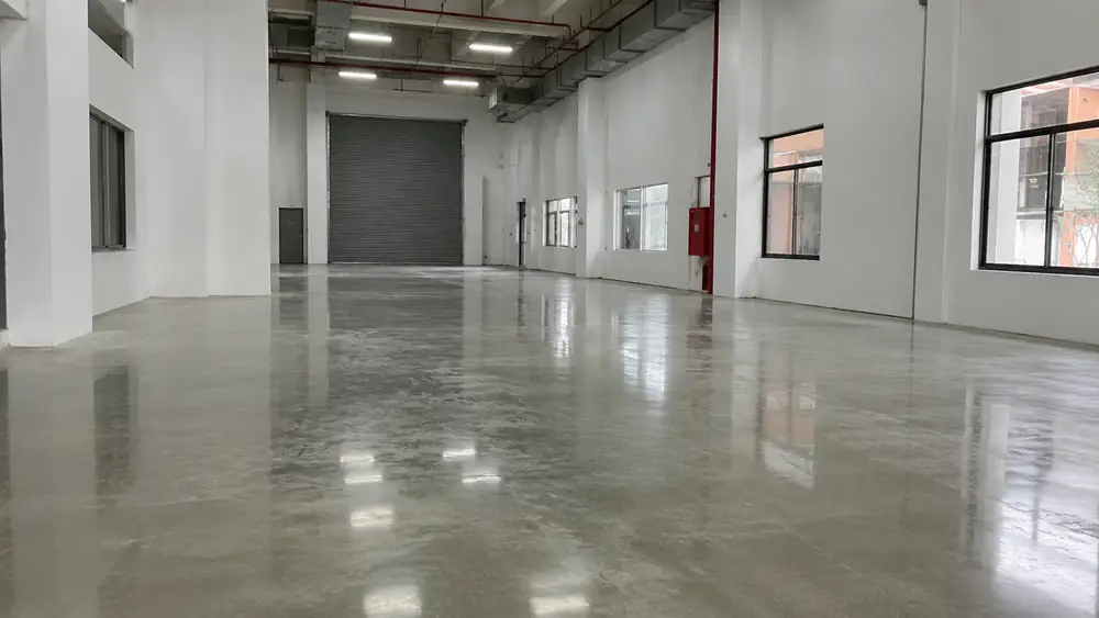 Cửa gỗ xuất hiện bột gỗ ở Huế: phân biệt mọt gỗ và mối đất