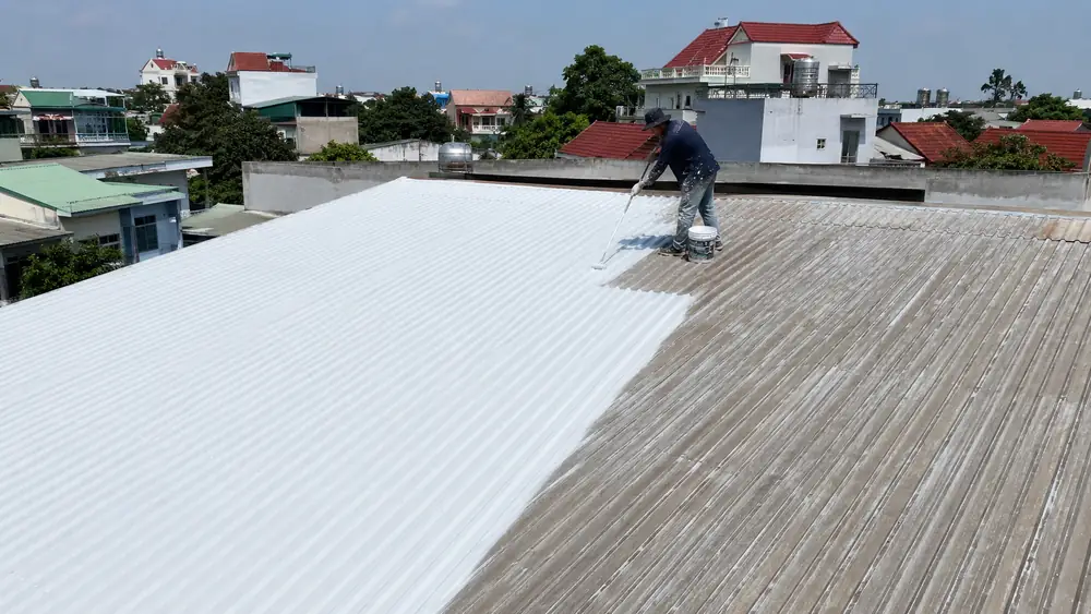 Cần chuẩn bị gì trước khi đặt sơn chống nóng mái tôn tại Huế?