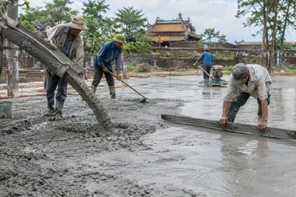 Đổ bê tông, cào cán xoa nền Huế